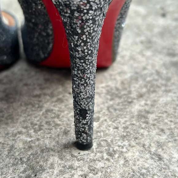 Christian Louboutin Metallic Grey Glitter Very Prive Peep Toe Pumps, Size 38.5 - Picture 14 of 16
